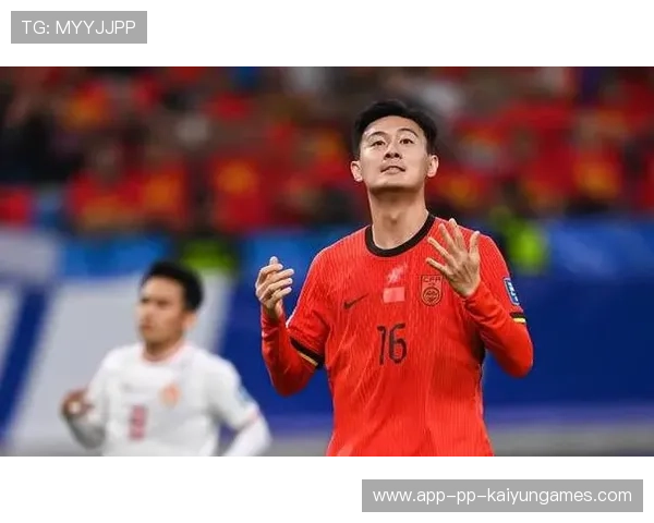 国足关注控球在中场区域的转换质量，训练侧重明显